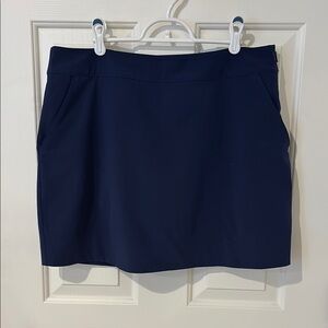 Classic Navy Blue Women's golf Skirt vineyard vines size large